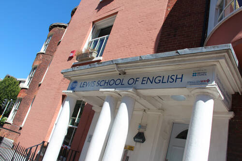Lewis School of English Okul Fotoğrafı 10