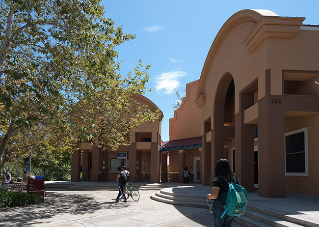 University of California Irvine (UCI) - Extension Okul Fotoğrafı 7