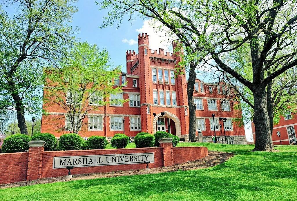 Marshall University Okul Fotoğrafı 1