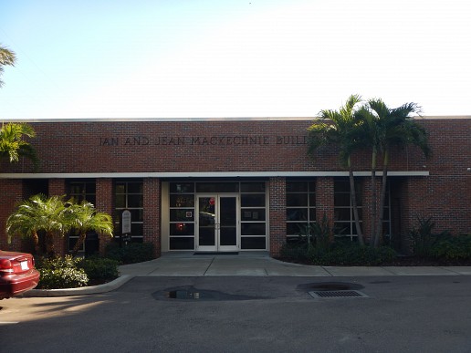 ELS - Tampa Okul Fotoğrafı 5