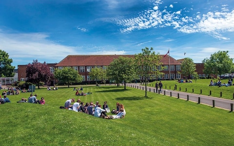 Brockenhurst College Üniversitesi Okul Fotoğrafı 1
