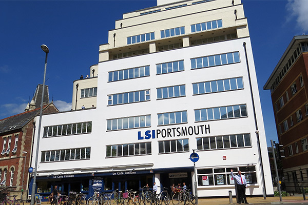 LSI Portsmouth Okul Fotoğrafı 2