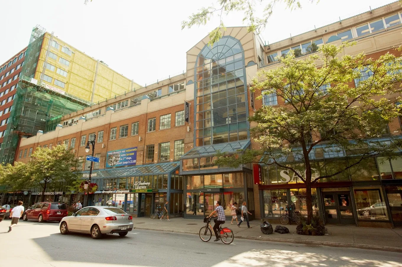 EC English - Montreal Ana Okul Fotoğrafı