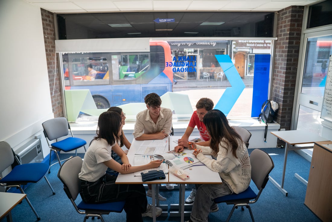 Kaplan International Languages - Bournemouth +30 Ana Okul Fotoğrafı