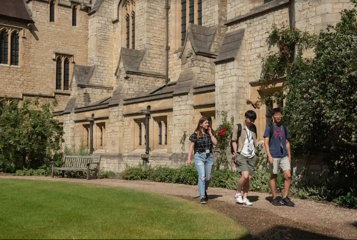 Oxford Summer Courses - Oxford Yaz Okulu genel resmi