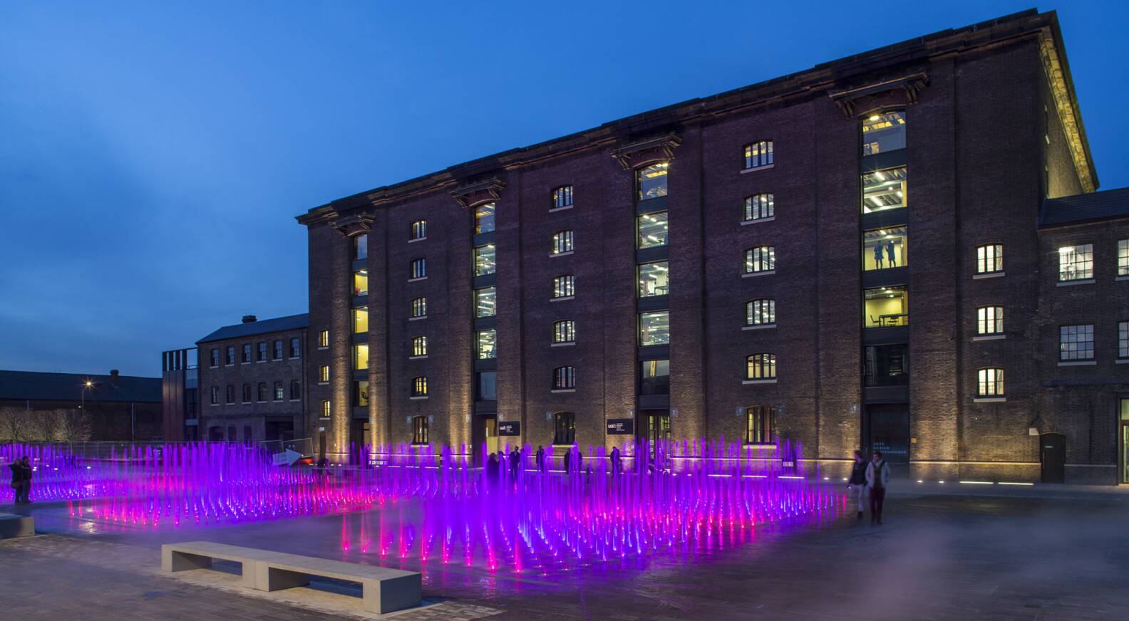 University of the Creative Arts Ana Okul Fotoğrafı